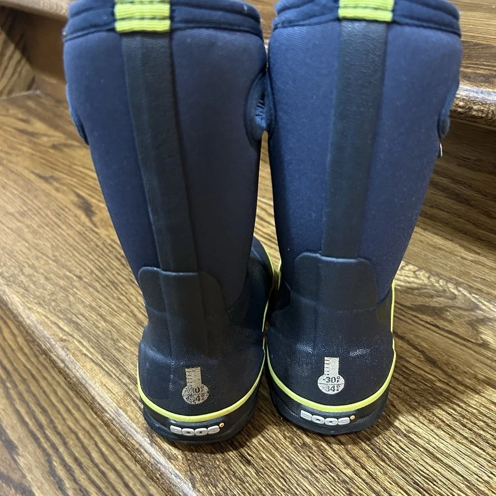 BOGS  Classic High Waterproof Rain Boot Shoes Youth Boy's Black Size 11 Child